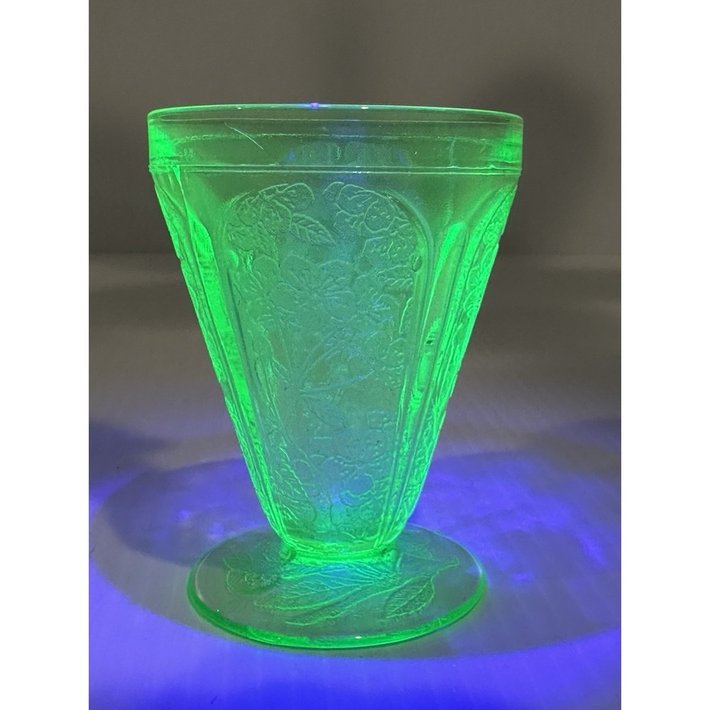 Vintage Original 30s Jeannette Cherry Blossom Uranium Green  4Oz Footed Tumbler